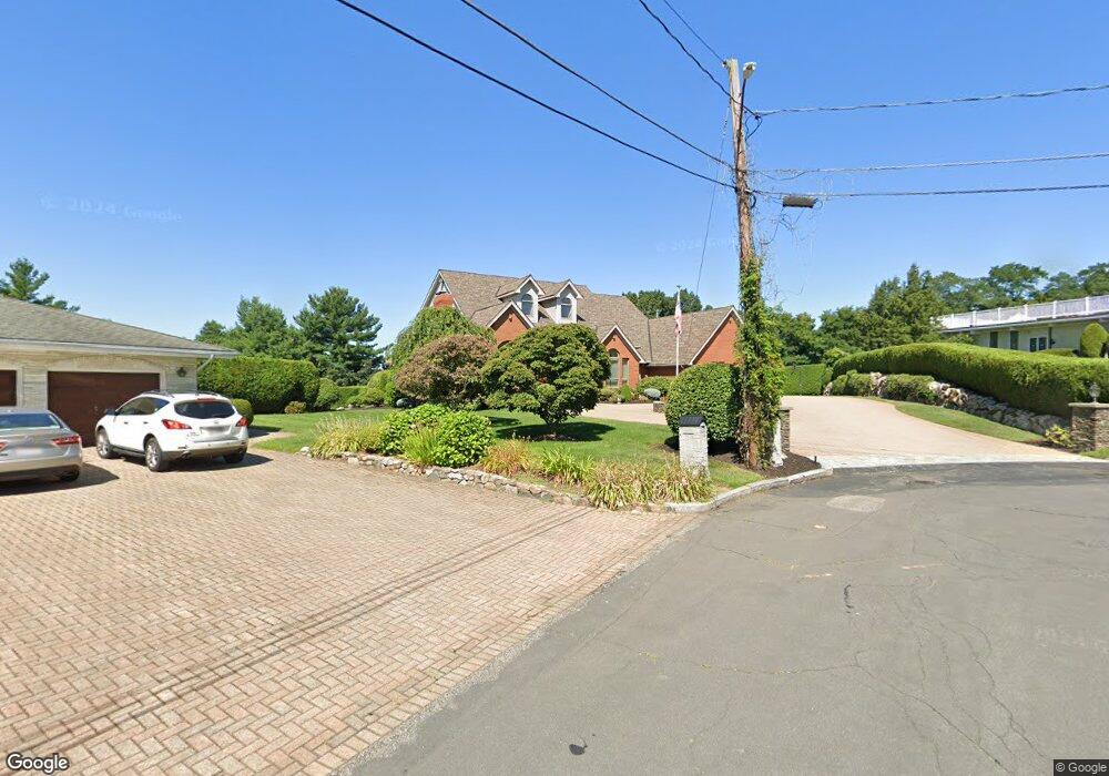 14 Vinson Cir, Winchester, MA 01890 - photo 1