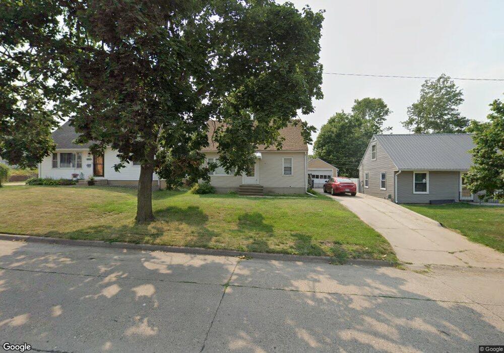 2220 Mallory St SW, Cedar Rapids, IA 52404 - photo 1