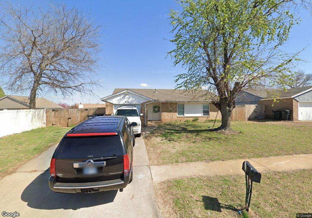 632 N Ramblin Oaks Dr, Moore, OK 73160 - photo 1