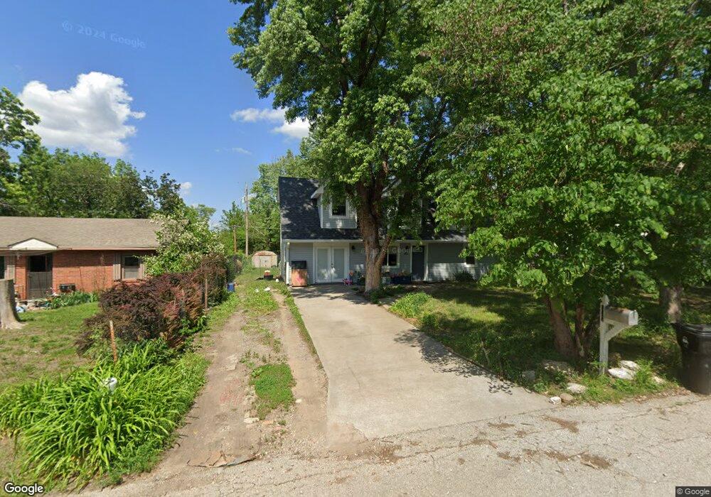 120 SW Terra Dr, Topeka, KS 66609 - photo 1