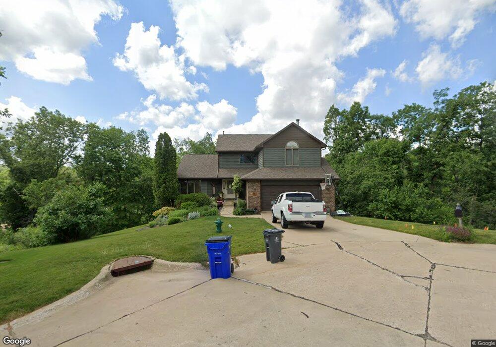 3510 Plum Grove Ct NE, Cedar Rapids, IA 52402 - photo 1