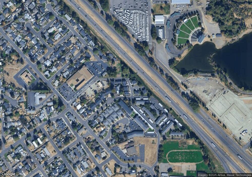 1222 Hazel St, Central Point, OR 97502 - photo 1