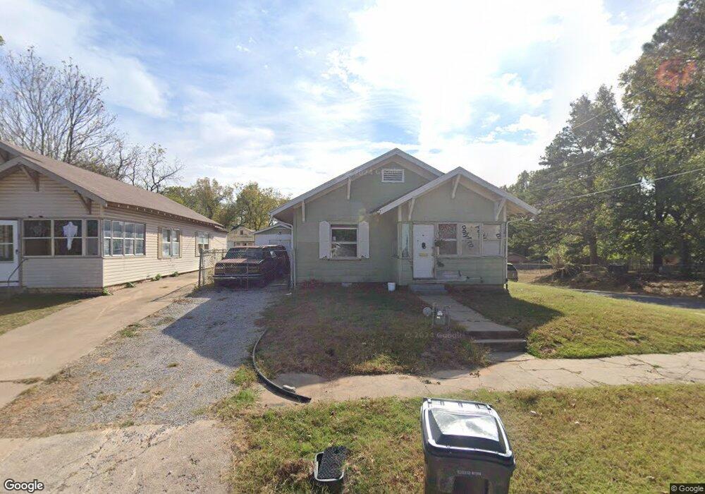 422 W 16th St, Okmulgee, OK 74447 - photo 1