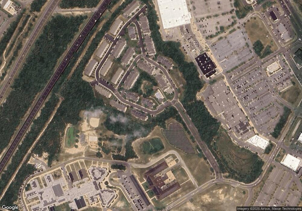 8 Melanie Way unit 4, Manahawkin, NJ 08050 - photo 1