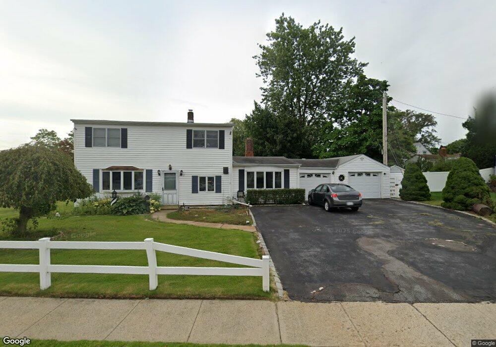 82 Prairie Ln, Levittown, NY 11756 - photo 1
