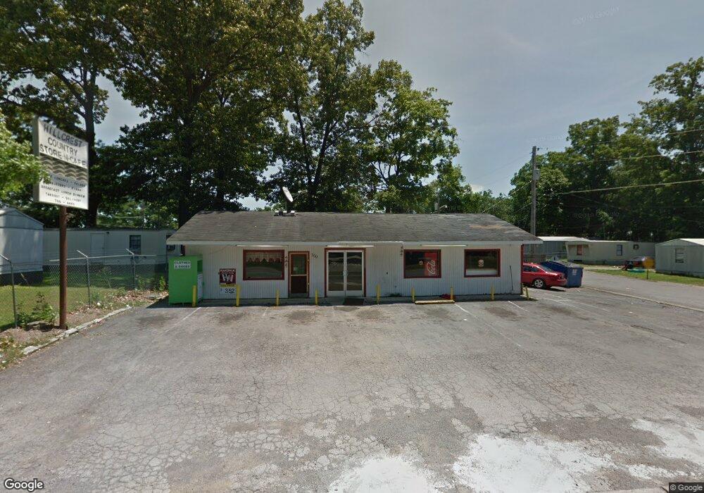 300 N Hillcrest Dr, Shelbyville, TN 37160 - photo 1