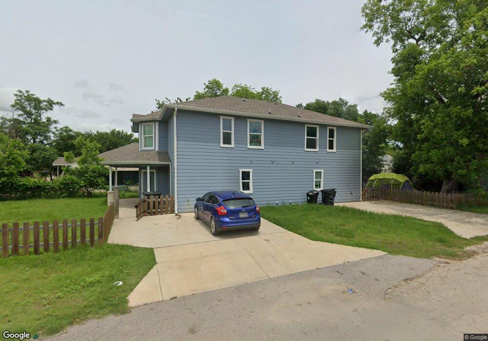 602 Sabine Ave, Cleburne, TX 76031 - photo 1