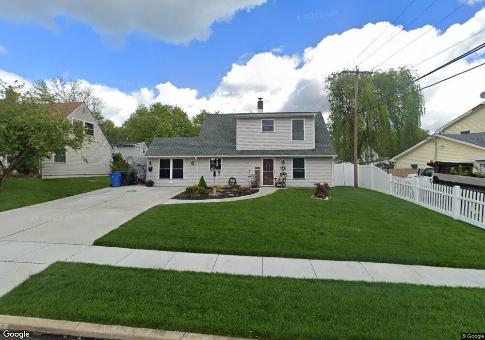 6 Redbrook Ln, Levittown, PA 19055 - photo 1