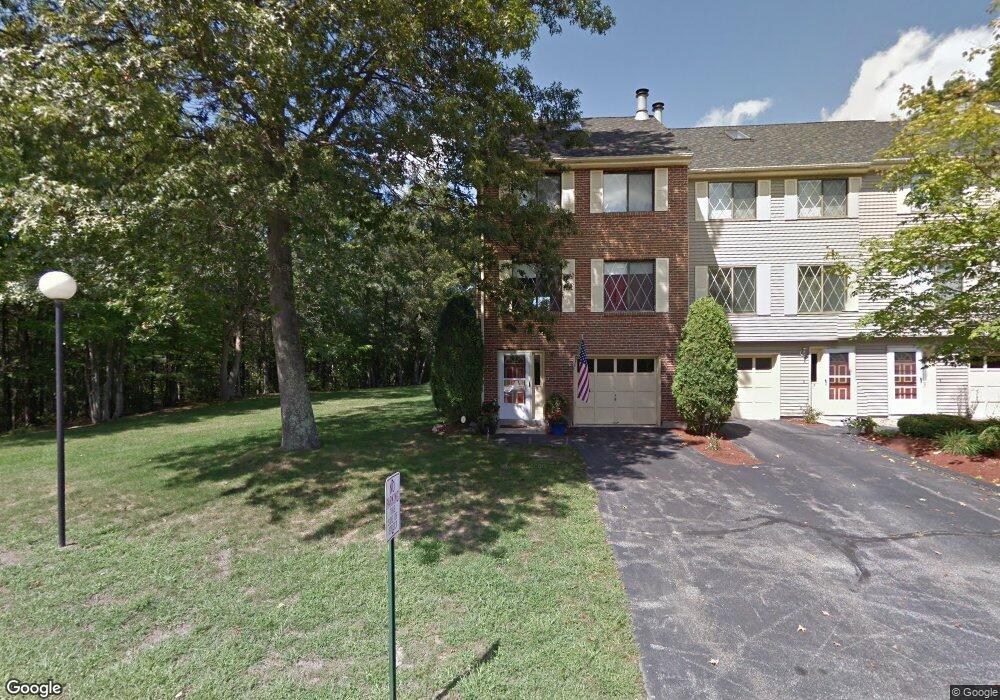 7 Burberry Ct, MerriMacK, NH 03054 - photo 1