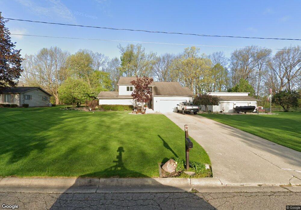 1353 Woodnoll Dr, Flint, MI 48507 - photo 1