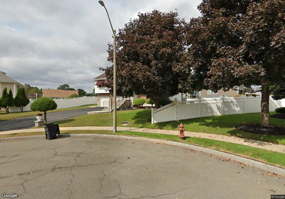 4 David Cir, Stoneham, MA 02180 - photo 1