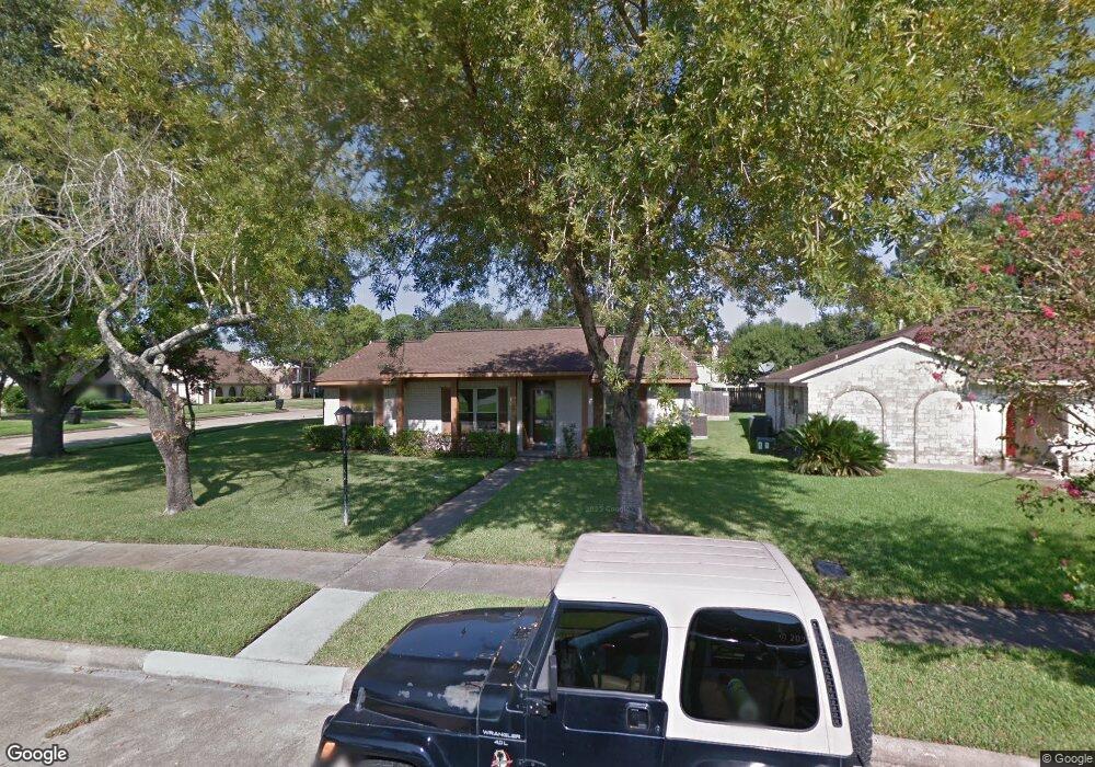 10403 Sagebriar Dr, Houston, TX 77089 - photo 1