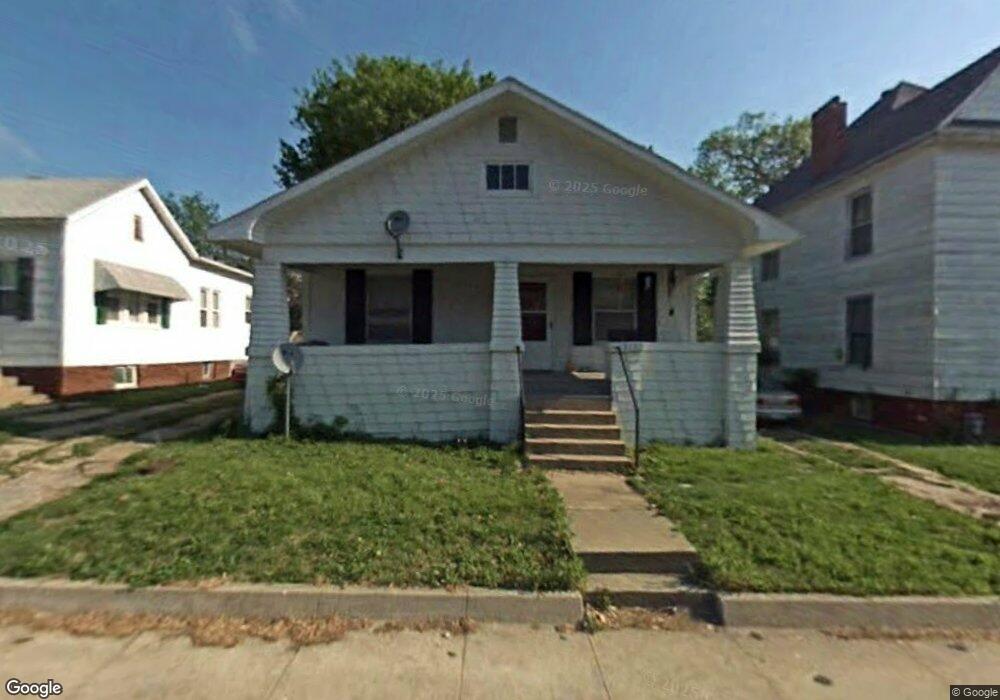 715 W Rollins St, Moberly, MO 65270 - photo 1