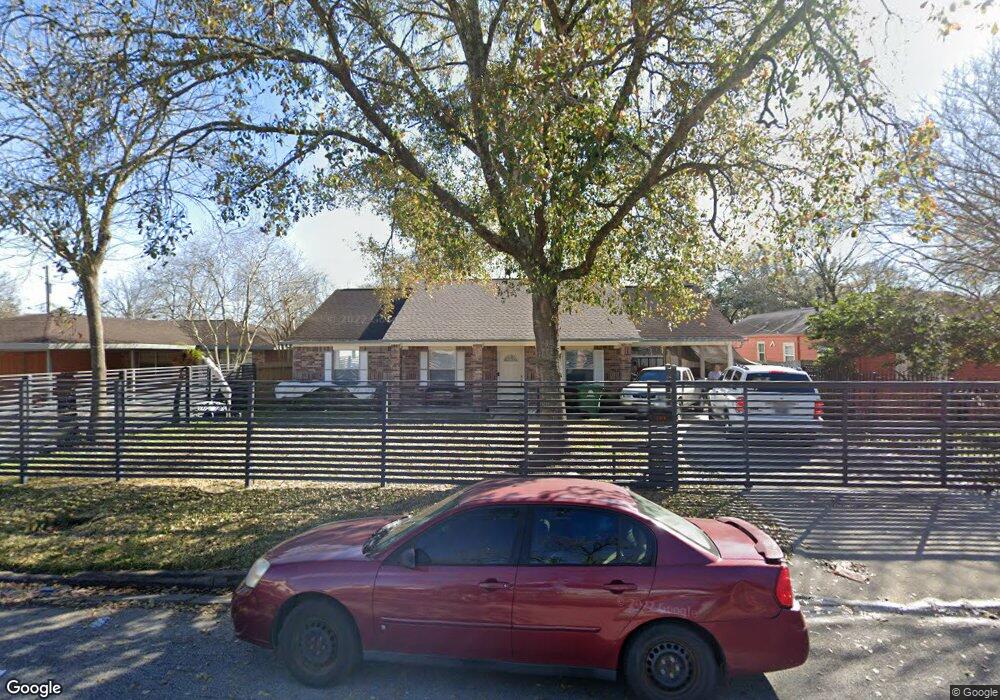 7118 Eppes St, Houston, TX 77087 - photo 1