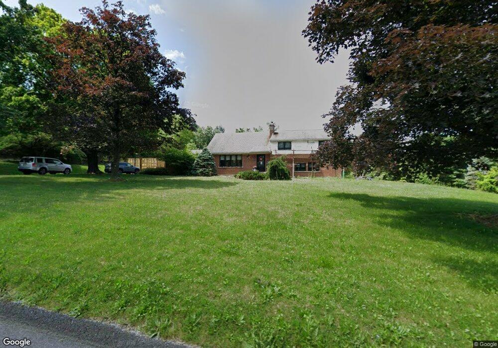 4570 Chestnut Hill Rd, Center Valley, PA 18034 - photo 1