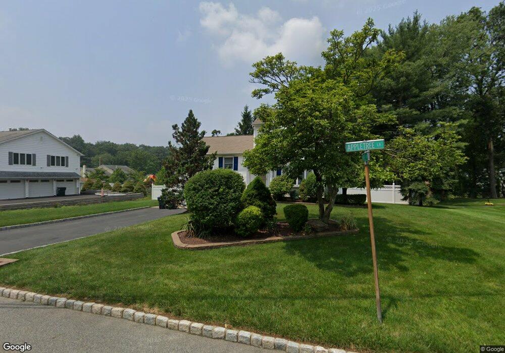 27 Apple Tree Ln, Morris Plains, NJ 07950 - photo 1