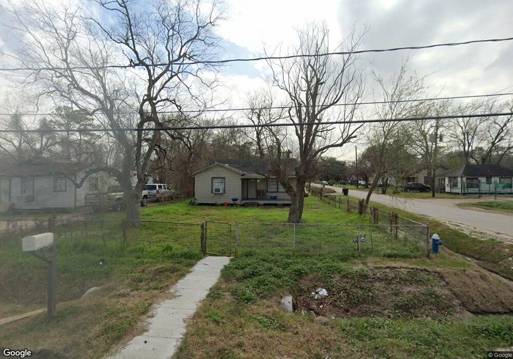 1819 Dolly Wright St, Houston, TX 77088 - photo 1