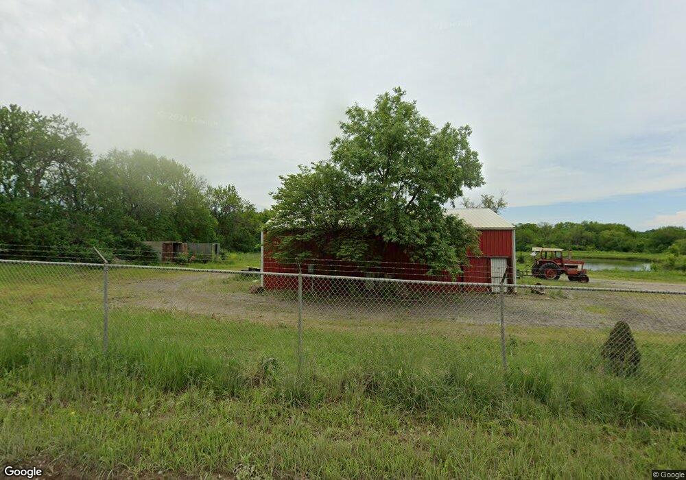 2045 SW 49th St, Topeka, KS 66609 - photo 1