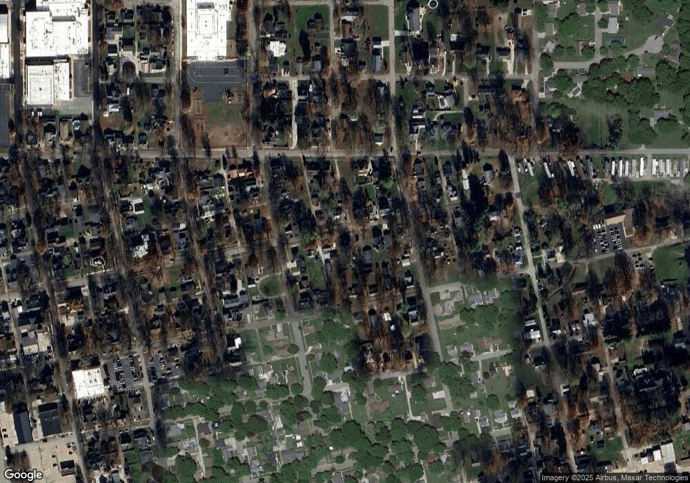 822 Crockett St, Covington, IN 47932 - photo 1