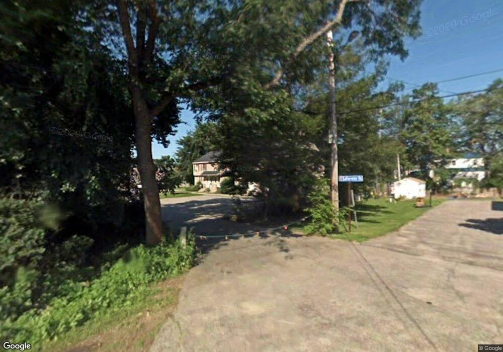 162 Beach St unit 1-7, 9-11, Saco, ME 04072 - photo 1