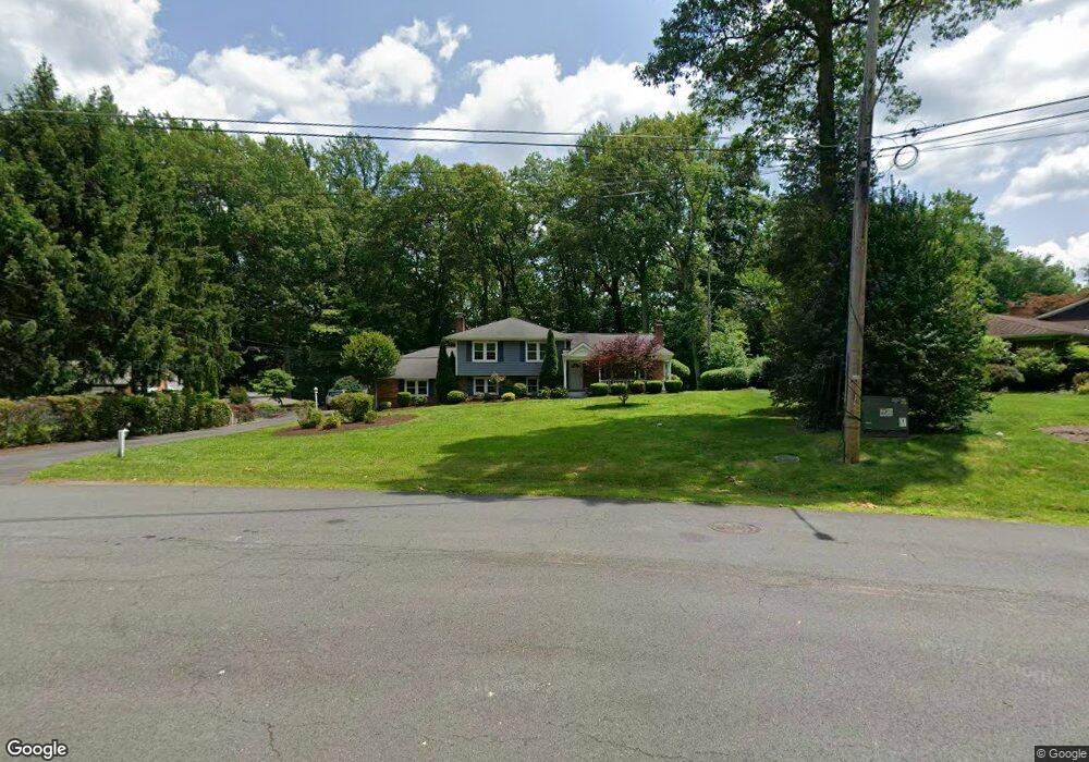 8901 Glenbrook Rd, Fairfax, VA 22031 - photo 1