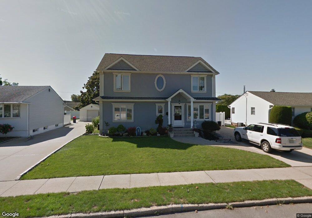 721 Seabury Ave, Franklin Square, NY 11010 - photo 1