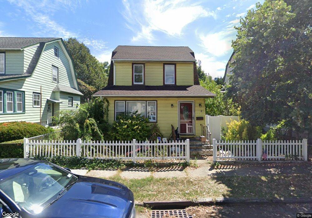 4 Evergreen Dr, Lindenhurst, NY 11757 - photo 1