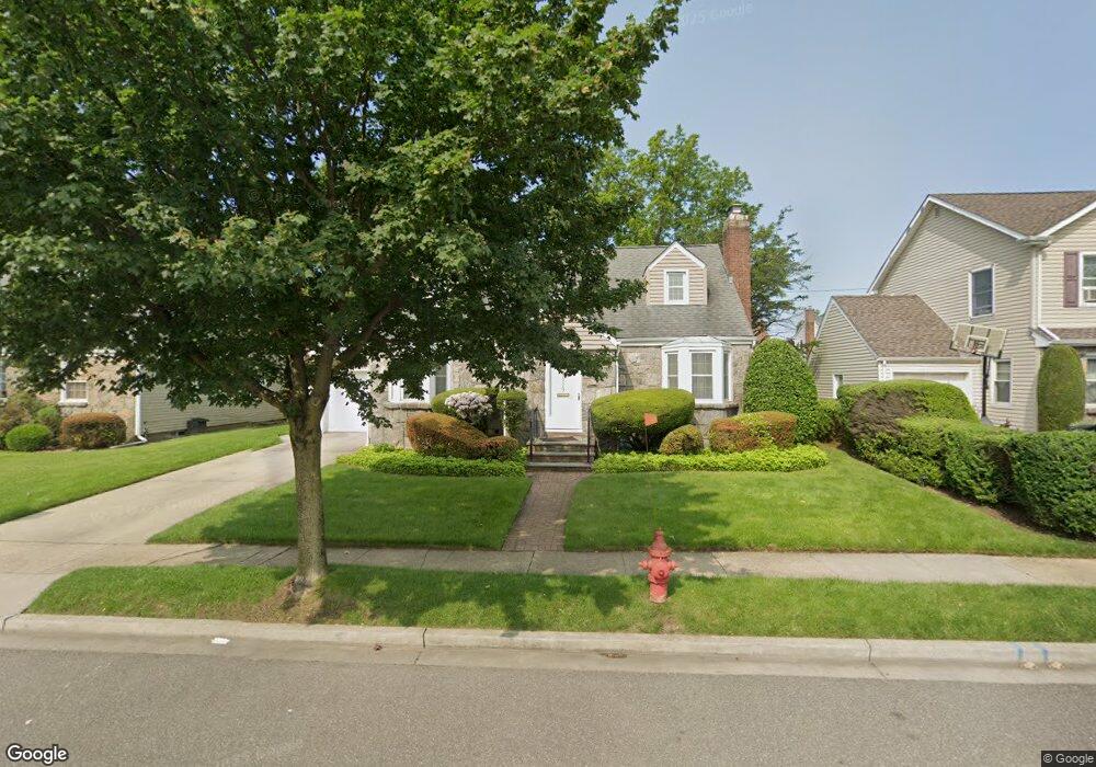 519 Foch Blvd, Mineola, NY 11501 - photo 1