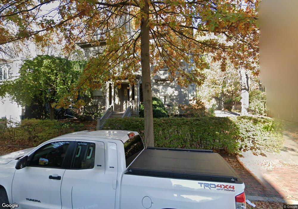 37 Linnaean St unit 3, Cambridge, MA 02138 - photo 1