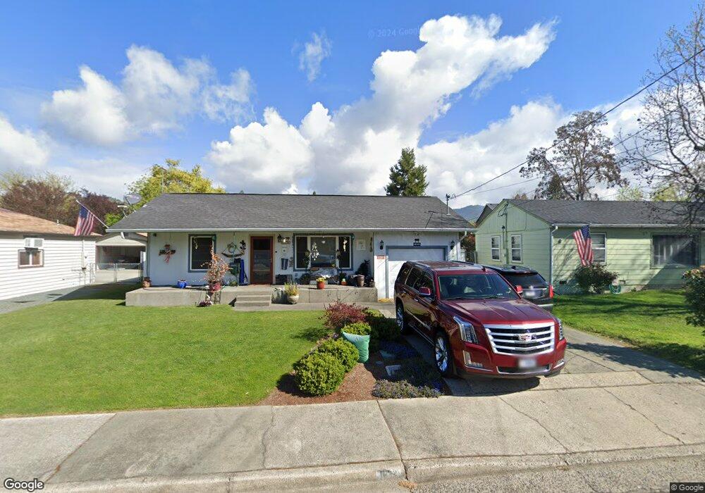 1032 SW K St, Grants Pass, OR 97526 - photo 1