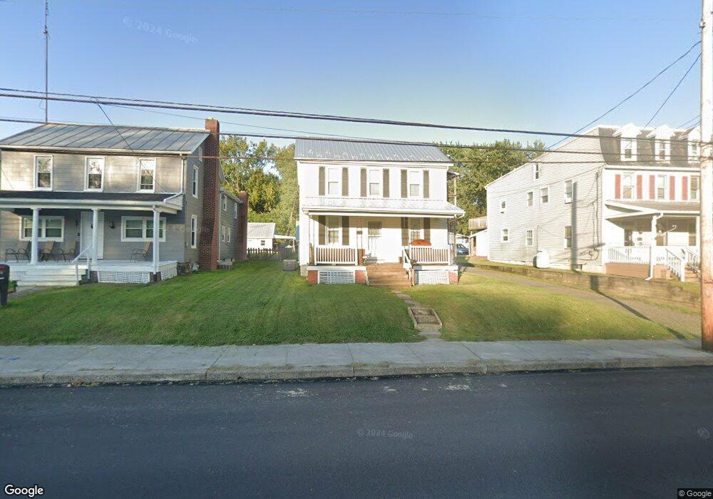 556 S Queen St, Littlestown, PA 17340 - photo 1