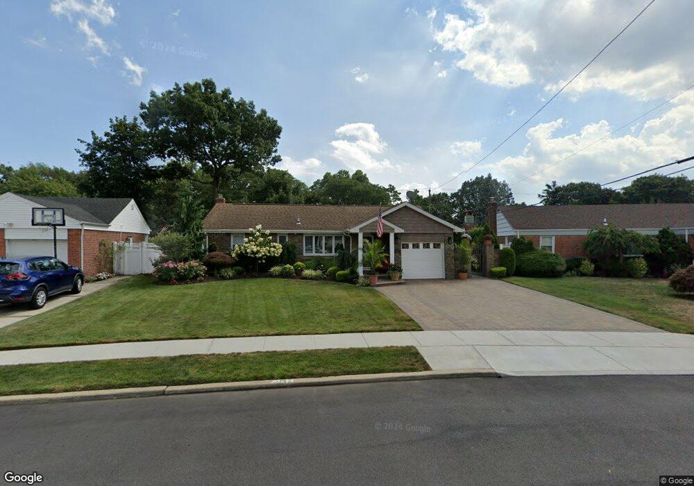 787 Magnolia Dr, Franklin Square, NY 11010 - photo 1