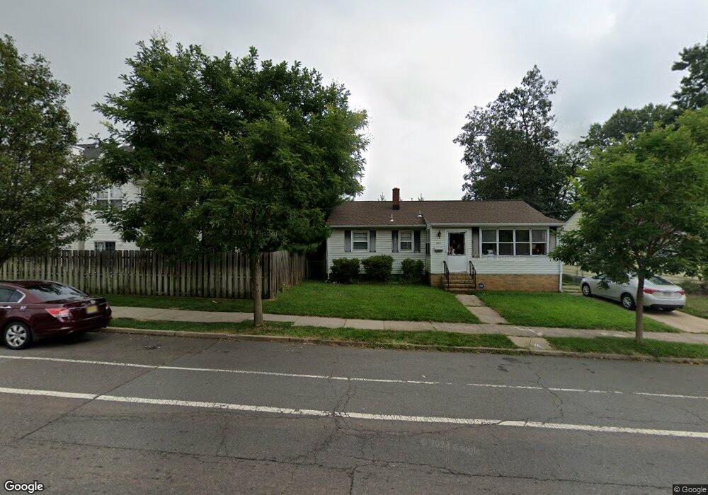 212 Alder Ct, New Brunswick, NJ 08901 - photo 1