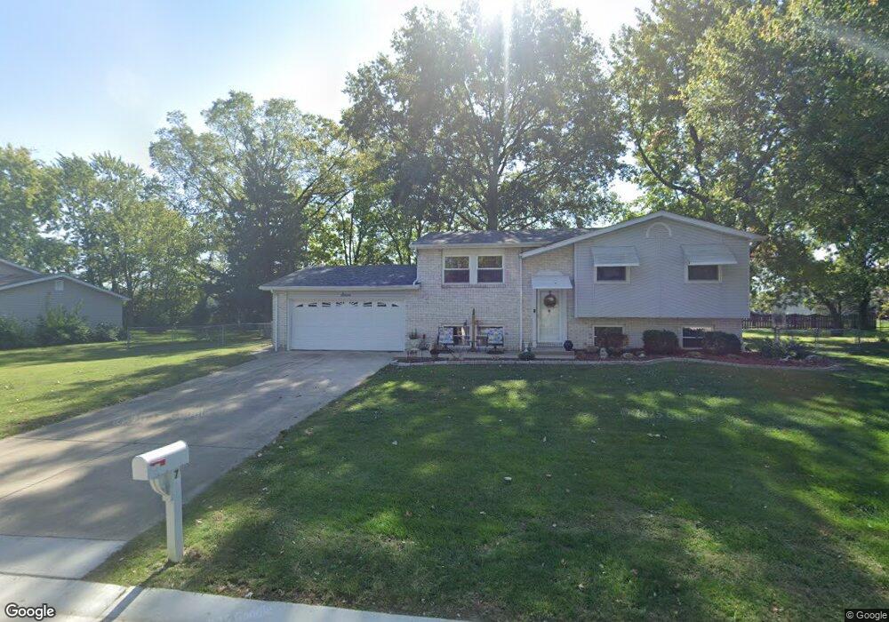 7 Nassau Dr, Maryville, IL 62062 - photo 1