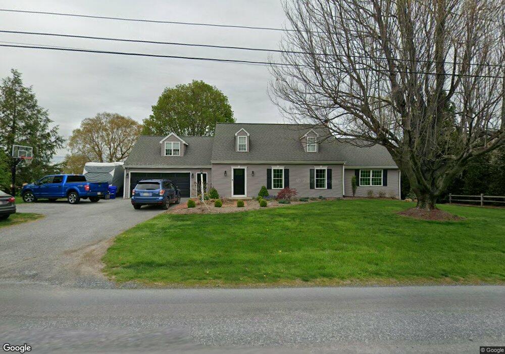 223 W Huyard Rd, New Holland, PA 17557 - photo 1