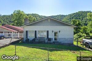 17 Thomas St, Gauley Bridge, WV 25085