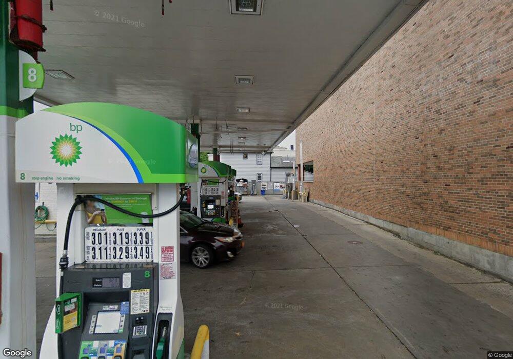 9402 111th St, Jamaica, NY 11419 - photo 1