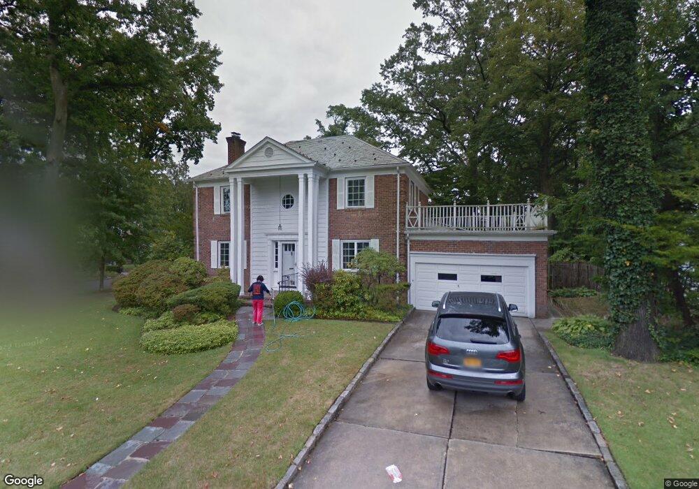 1 Garden St, Great Neck, NY 11021 - photo 1