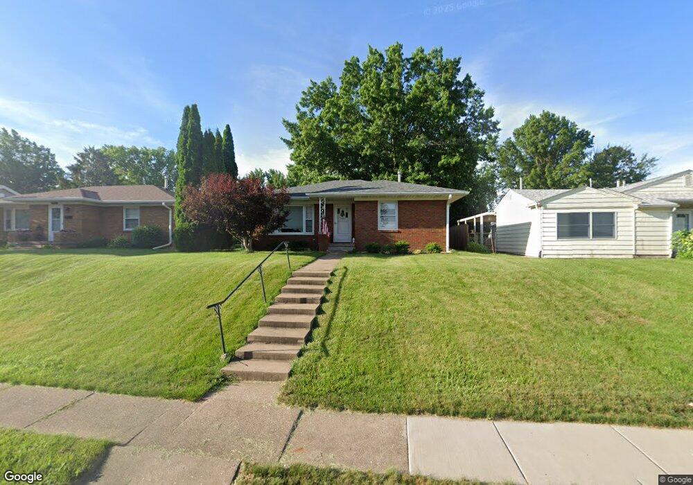 1527 Florence Ln, Davenport, IA 52804 - photo 1