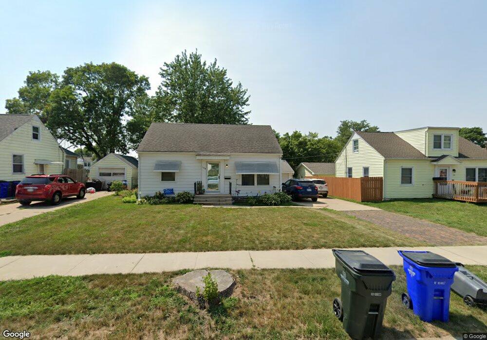 108 21st St SW, Cedar Rapids, IA 52404 - photo 1