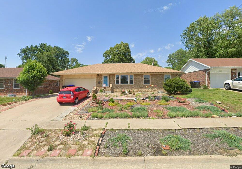 5220 SW 33rd St, Topeka, KS 66614 - photo 1