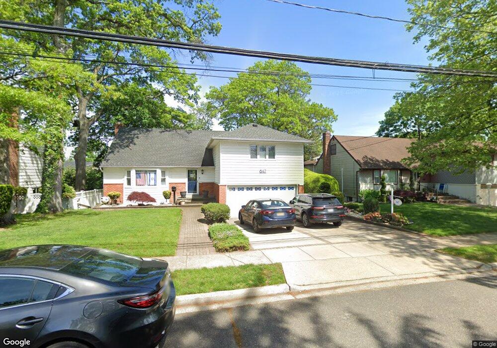 647 Howard Ave, West Hempstead, NY 11552 - photo 1