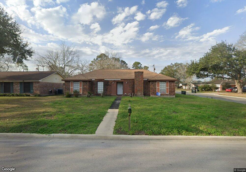 335 Hurstgreen Ln, Alvin, TX 77511 - photo 1