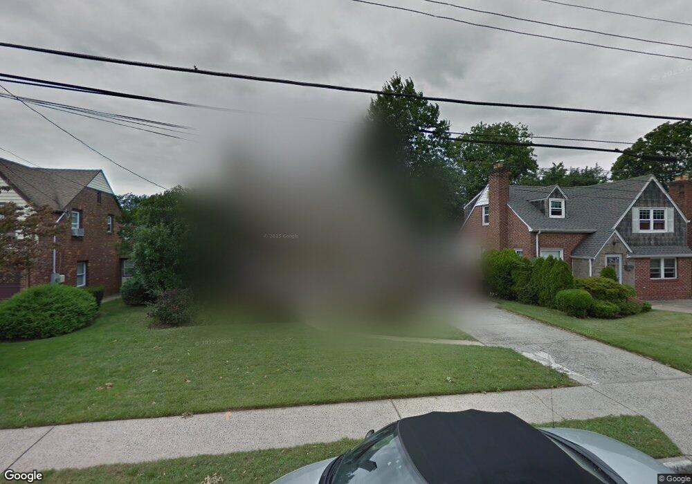 35 Poppy Ave, Franklin Square, NY 11010 - photo 1