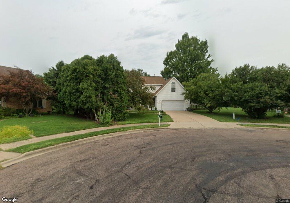 5415 N Castleberry Dr, Peoria, IL 61615 - photo 1