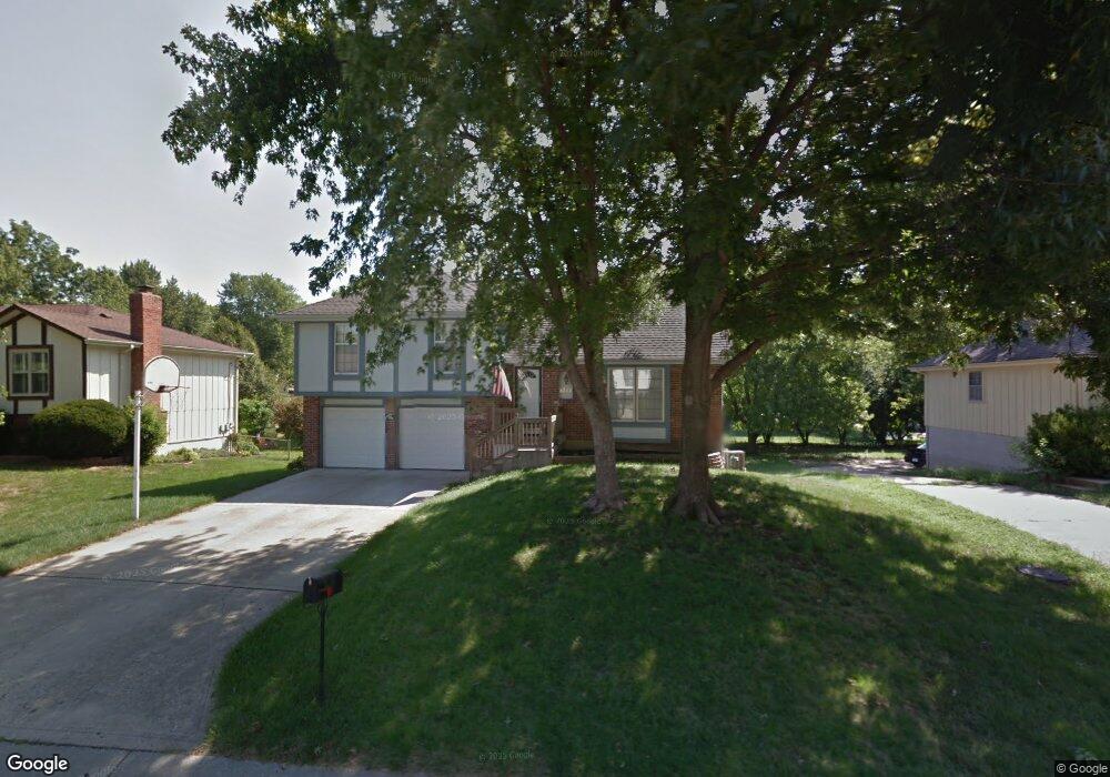 5723 Westgate St, Shawnee, KS 66216 - photo 1