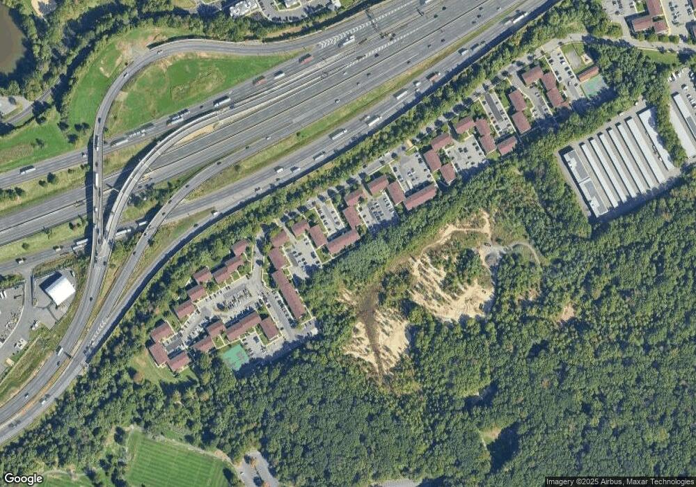 616 Cricket Ln, Woodbridge, NJ 07095 - photo 1