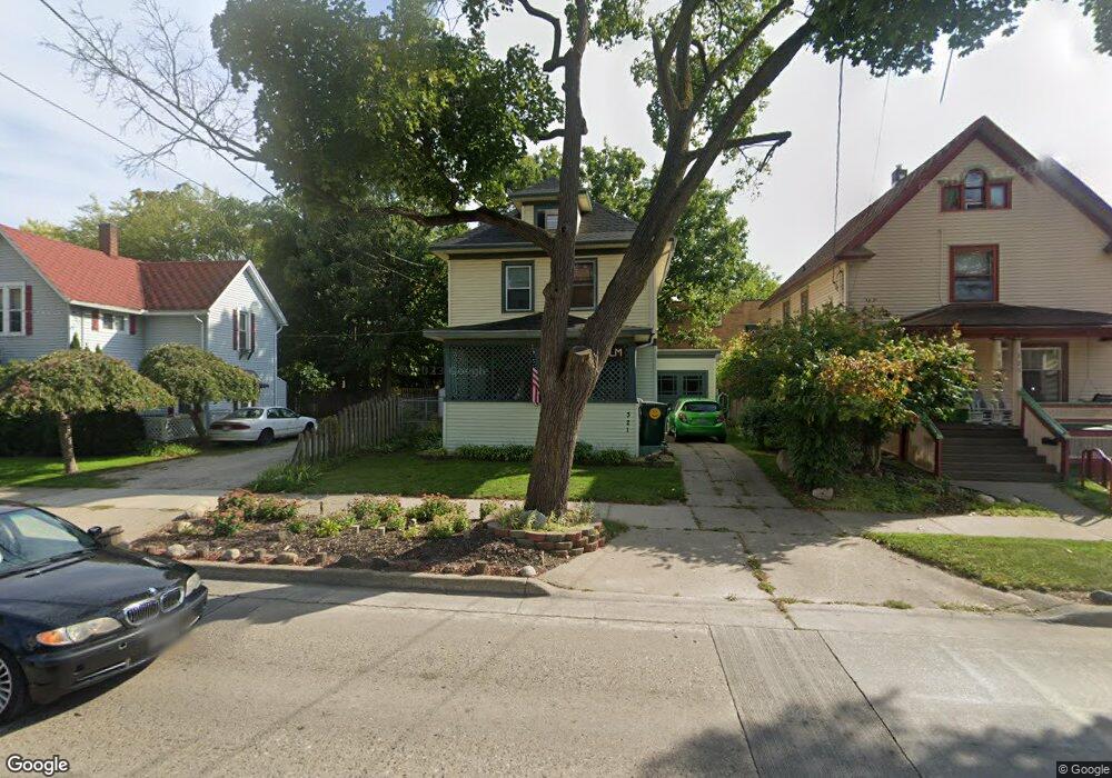 321 W Oakland Ave, Lansing, MI 48906 - photo 1