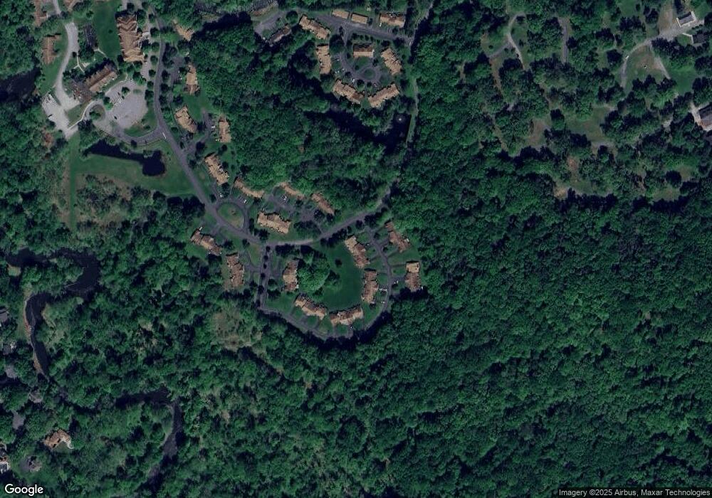 126 Duck Hollow Cir, Stroudsburg, PA 18360 - photo 1