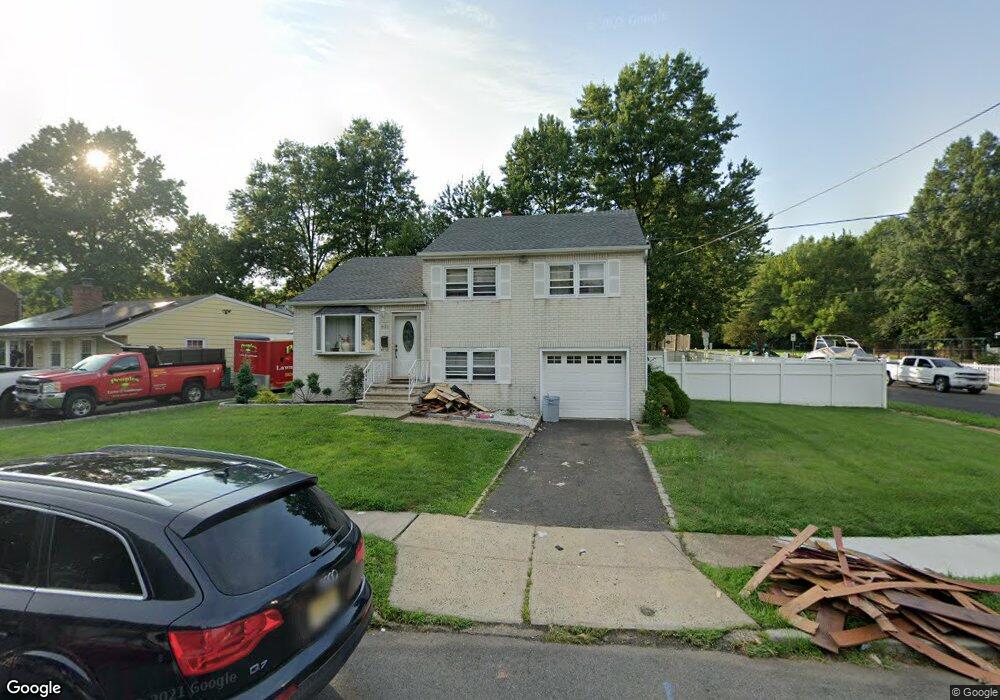 521 Alden Dr, Rahway, NJ 07065 - photo 1